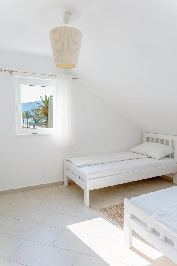 Seafront Apartments Tivat Buitenkant foto
